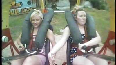 സുന്ദരിയായ കൗമാരക്കാരി അവളുടെ കഴുതയുടെ ഉള്ളിൽ BF-ന്റെ തടിച്ച ബോണർ ആസ്വദിക്കുന്നു